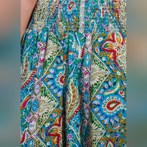 CUPSHE Paisley Smocked Waist Tapered Leg Pants • Size M - Picture 3 of 4